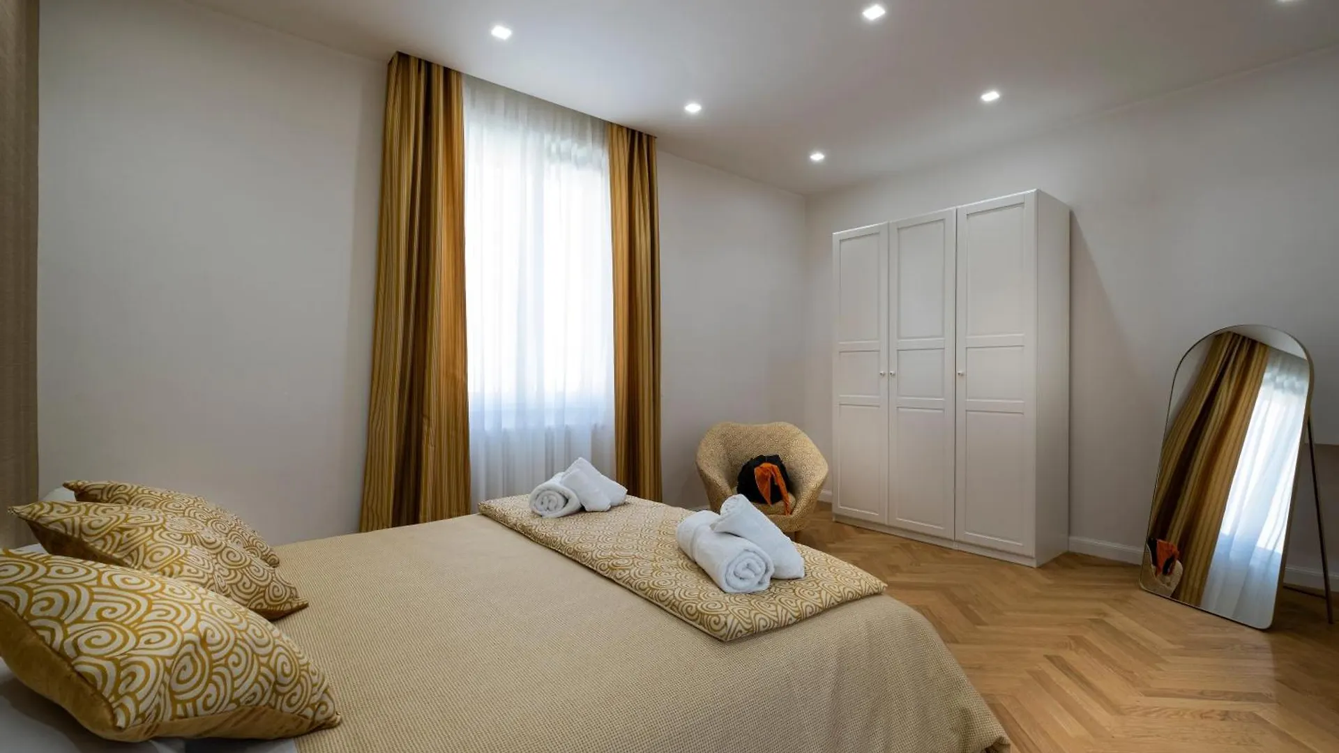 Apartment Palace Ducrot Palermo